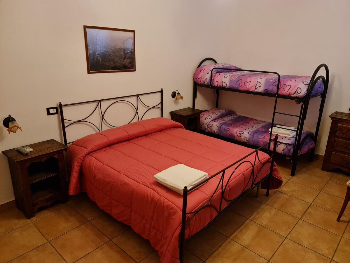 Bed and Breakfast Casale Rurale San Marco Evangelista Екстер'єр фото