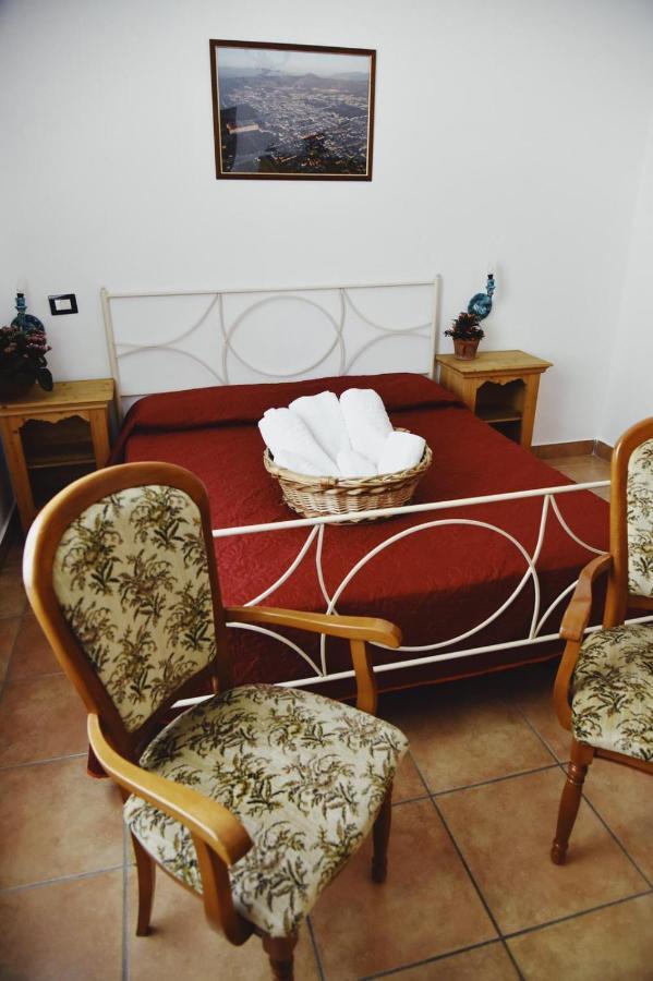 Bed and Breakfast Casale Rurale San Marco Evangelista Екстер'єр фото
